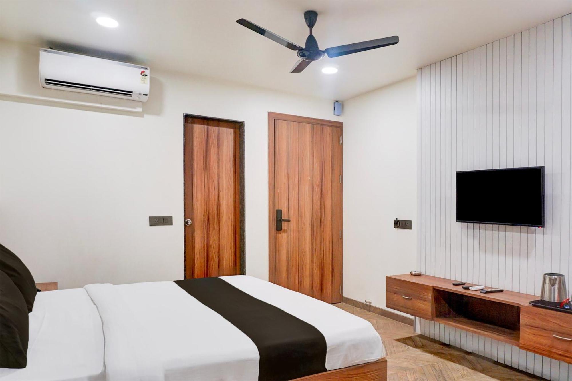 Super Townhouse Oak Viman Nagar Formerly Kuber Inn Kharadi エクステリア 写真